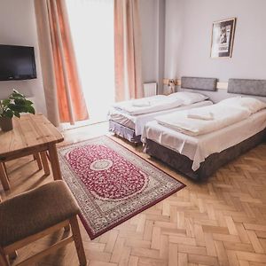 Basic Kamer met Twee Aparte Bedden